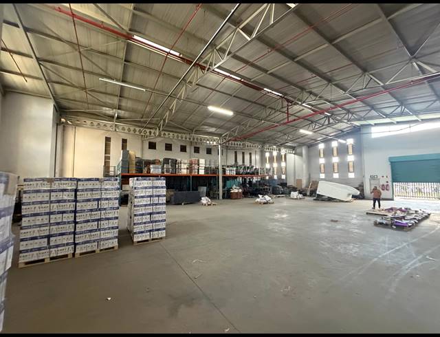 3,300M² WAREHOUSE TO LET IN HALFWAY HOUSE
